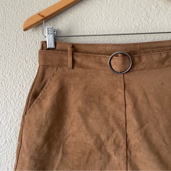 Hollister Ultra High Rise Faux Suede Mini Skirt Women’s S Brown Belted Pockets - Picture 3 of 11